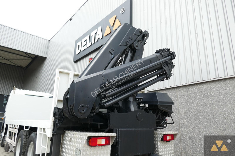 Camion Hino FY crane