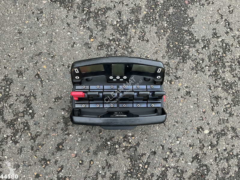 Kamion Volvo 520 8x4 Euro 5 Hiab 24 Tonmeter...
