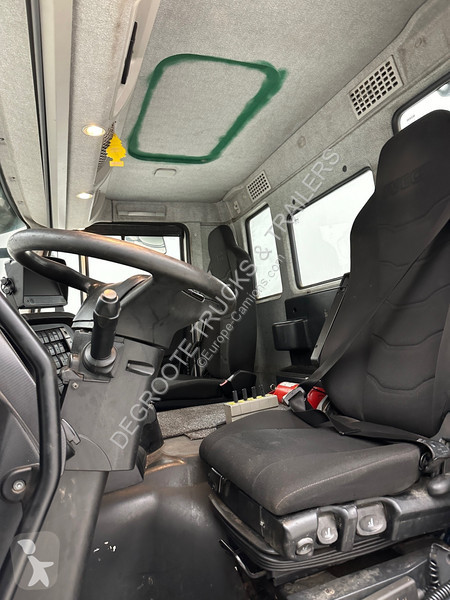 Vrachtwagen Iveco 460 - 6x2