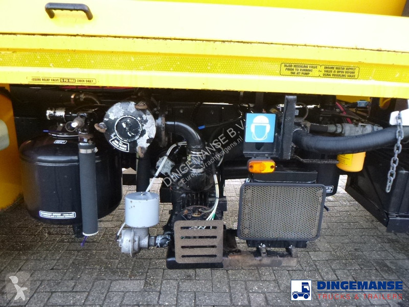 Kamion DAF 55220 4X2 RHD Whale vacuum tank 8.1 m3