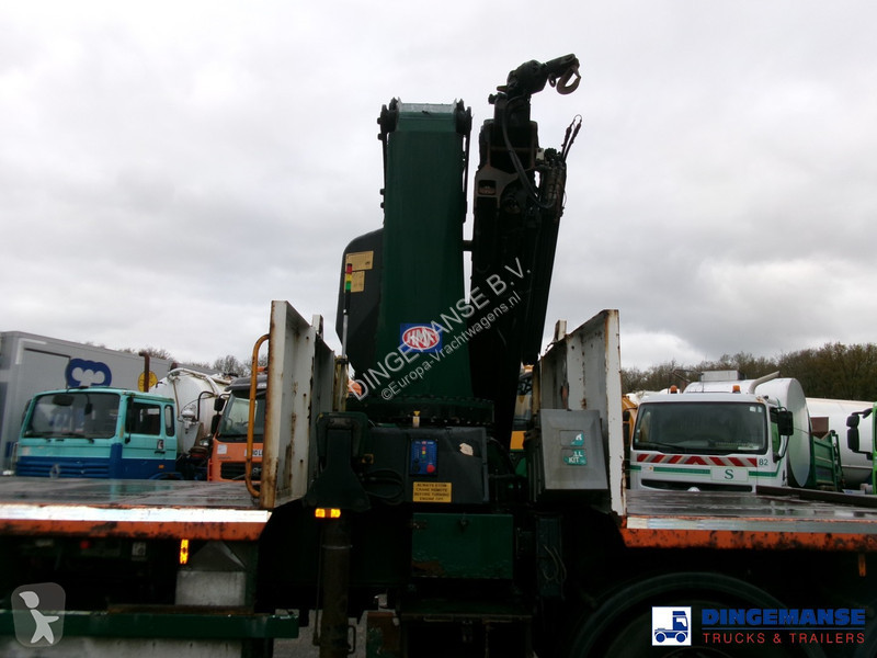Vrachtwagen  Platform trailer + HMF 4720 K3 crane