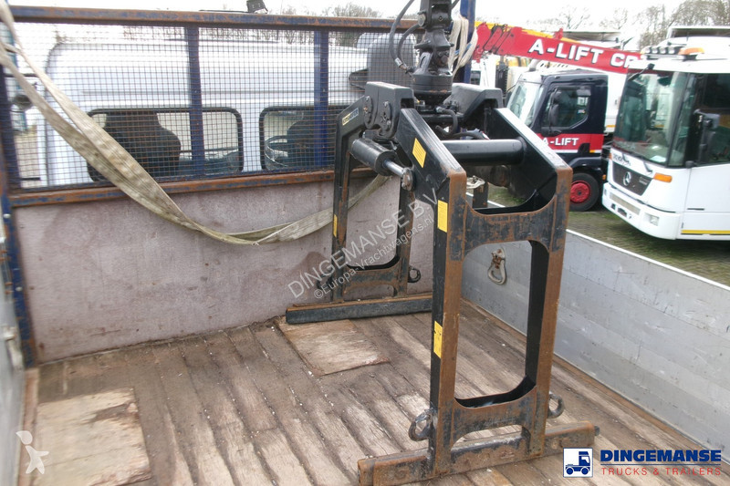 Lastbil Mercedes 2529 6x2 RHD + Fassi F110 crane