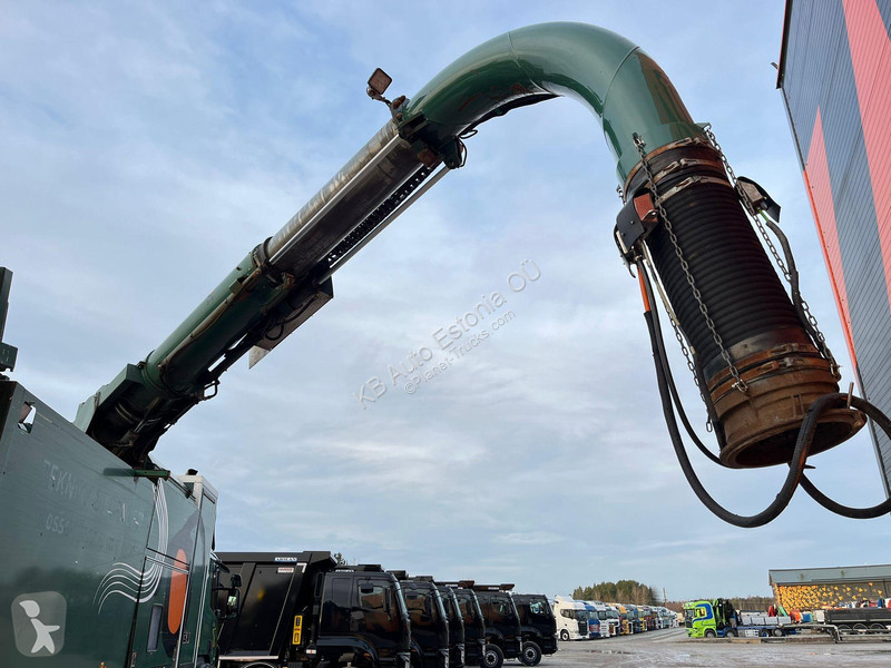Kamion Scania 420 6x2*4 DISAB EN VAC 12,5 m3