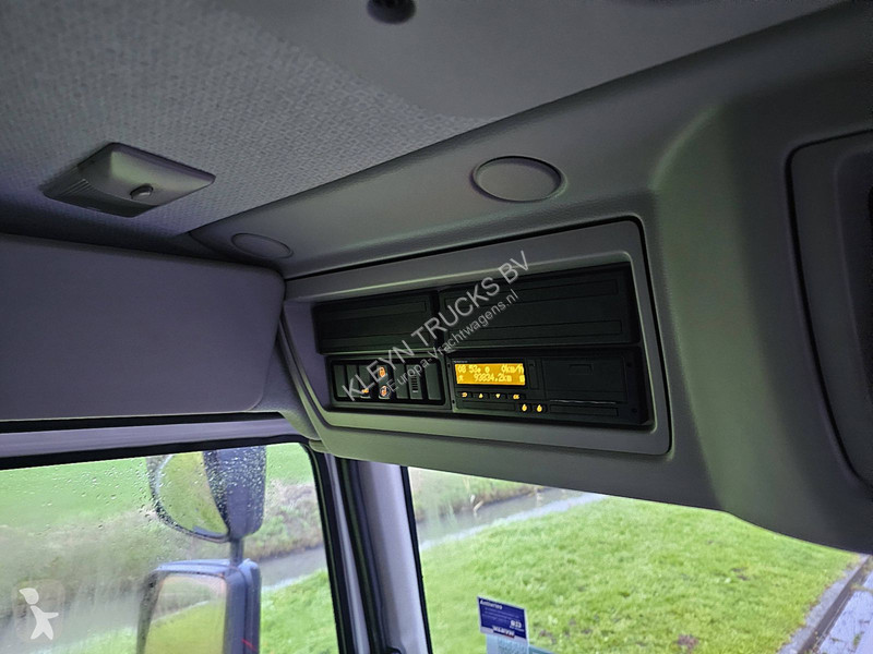 Camion Volvo 210.16 94TKM! LIFT ISO-BOX