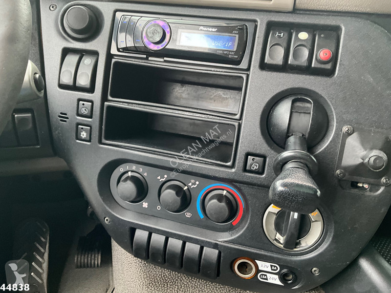 Kamion DAF CF 250 MKG 14 Tonmeter laadkraan