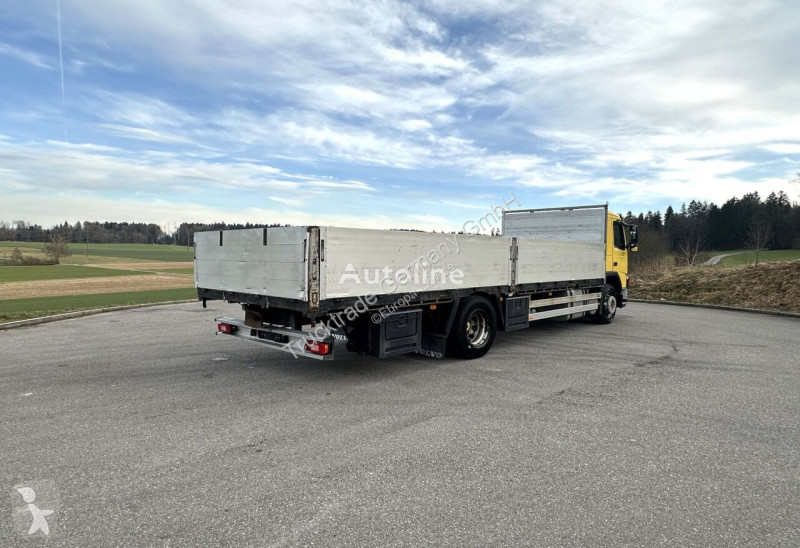 Kamion Volvo -340 4×2 Brücke