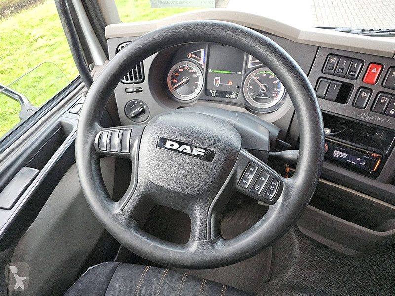 Camion DAF 290 11.9T BOX: 7.8M LIFT