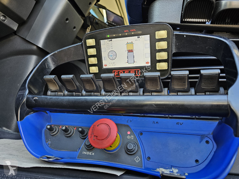 Kamion Volvo 8x2-6 / FASSI F1650 / JIB + WINCH...