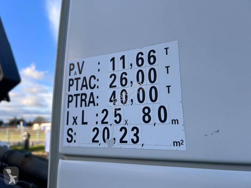 Kamion Volvo 400