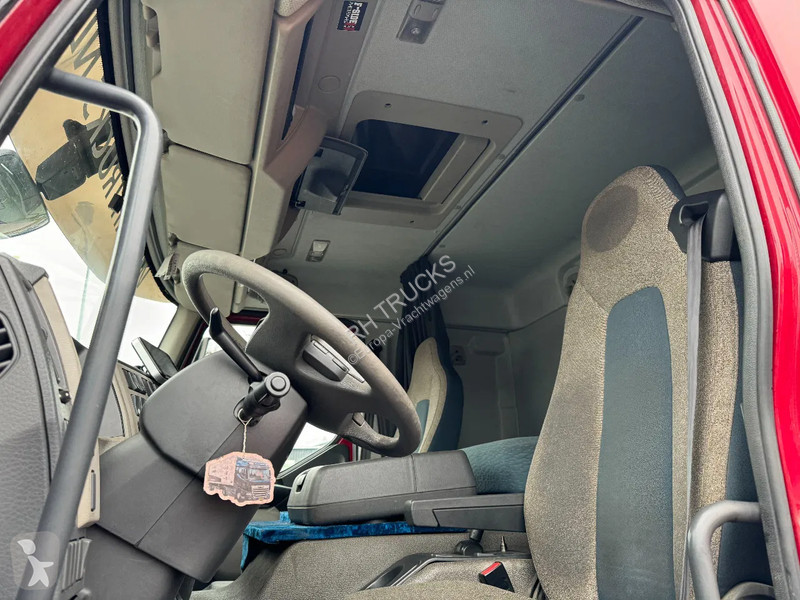 Kamion Volvo 280 4X2 BOX DHOLLANDIA LIFT TÜV...