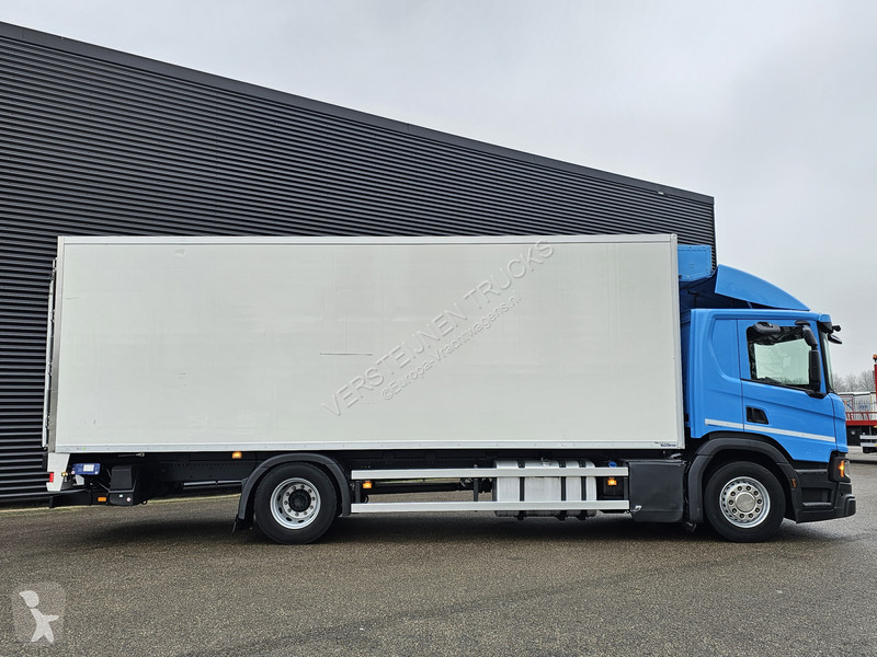 Vrachtwagen Scania P250 4x2 / FRIGO / KUH / BW