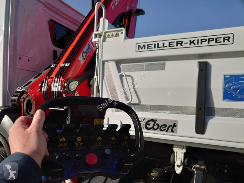 Kamion Mercedes 1832 KK 4x2 Kipper+Kran Fassi...