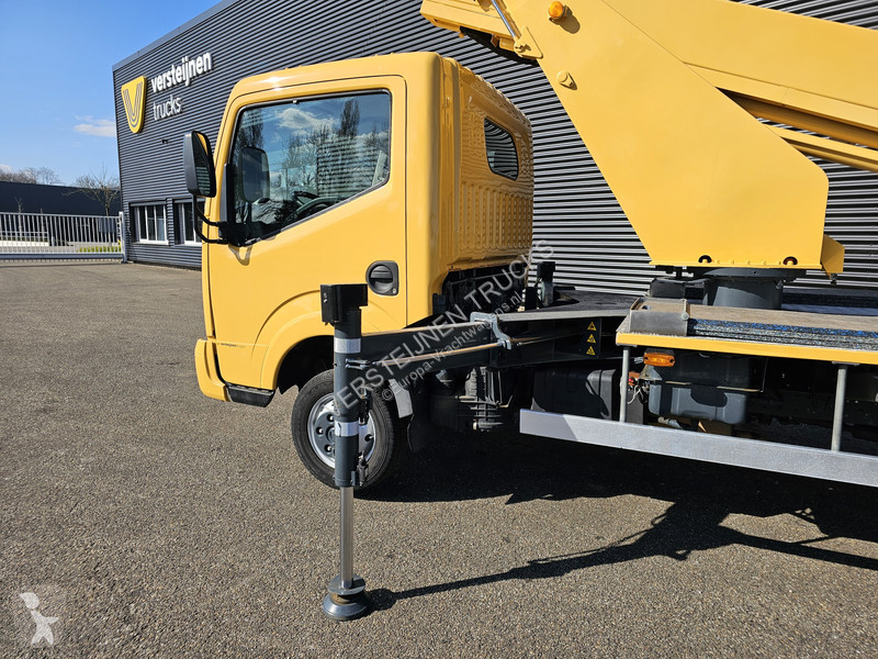 Camion Nissan CABSTAR / 19 mtr PLATFOR WORKER