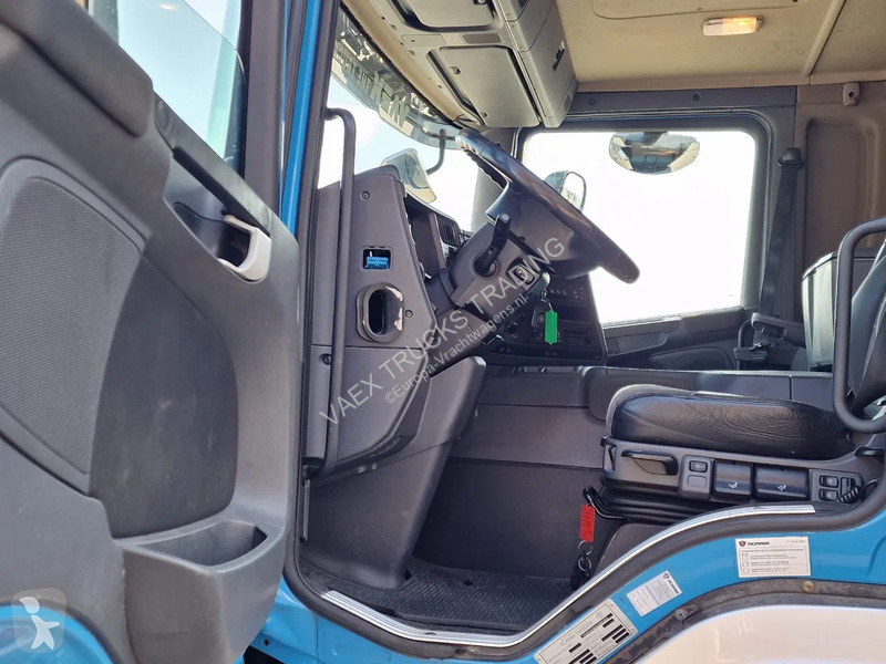 Camion Scania P320 4x2 - Side boars - oadlift -...