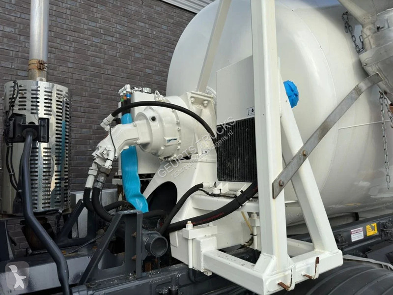 Camión Volvo 8X4 + STETTER 9 M3 MIXER/MISCHER +...