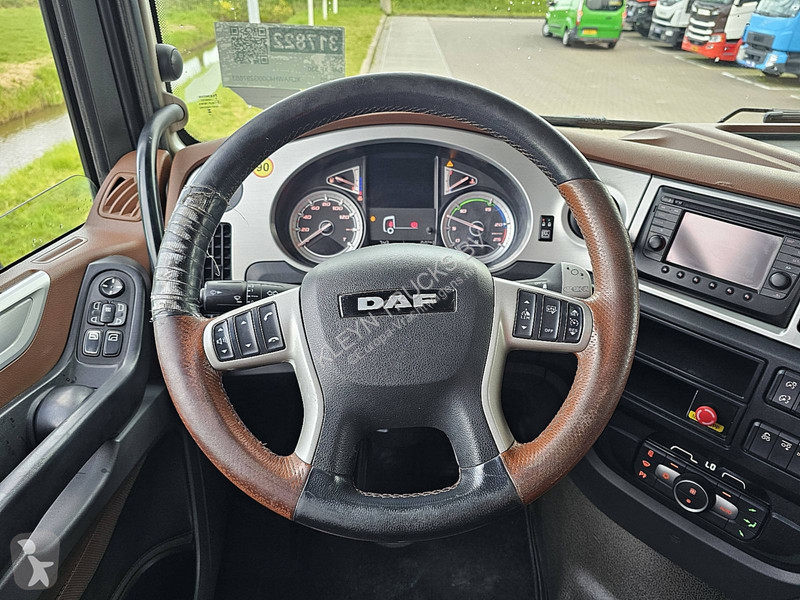 Camion DAF 530 8X4 FAW STEEL TIPPER