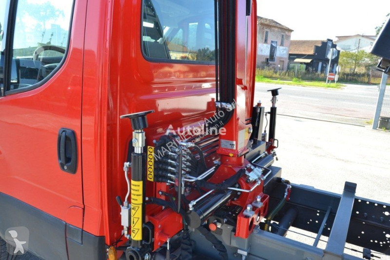 Véhicule utilitaire Iveco DAILY 35C13