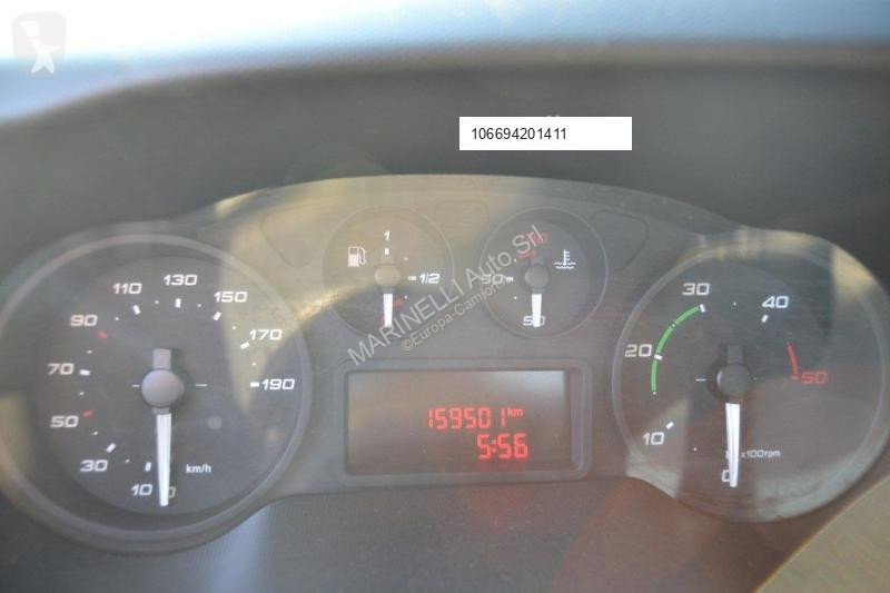 Véhicule utilitaire Iveco 35C13 2.3