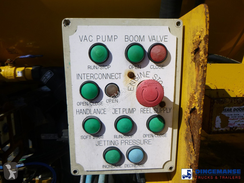 Camion Volvo 300 6X4 Whale vacuum tank 10.2 m3