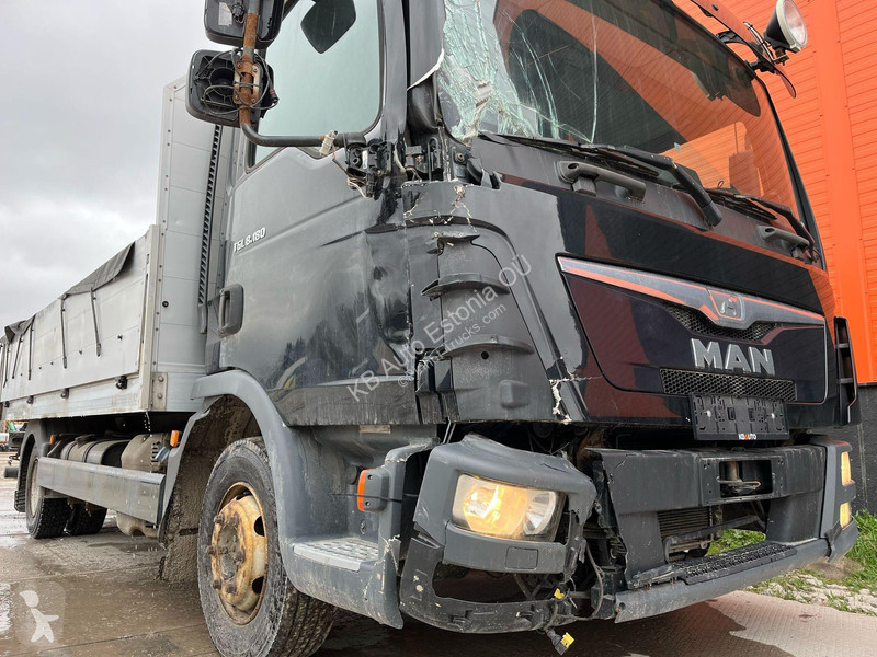 Lastbil MAN 8.180 4x2 CAB DAMAGE ! / Fassi F28...
