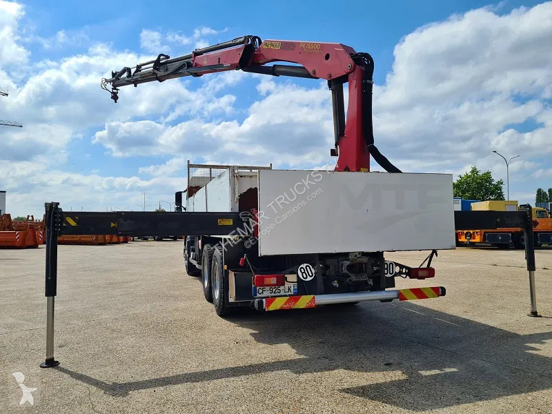 Kamion Volvo 400
