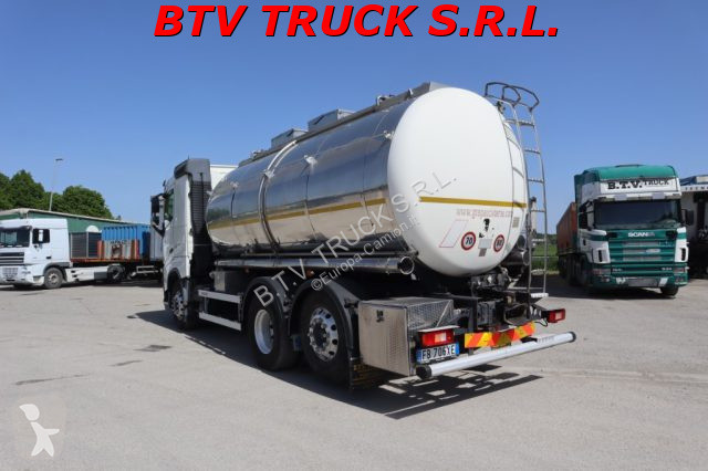 Kamion Volvo 460