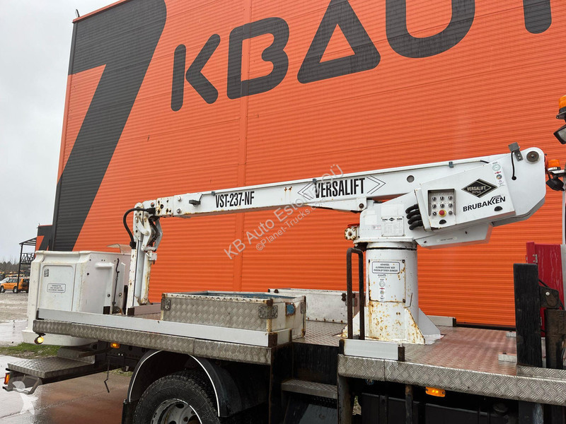 Kamion Mercedes 918 4x4 VERSALIFT VST-237-NF /...