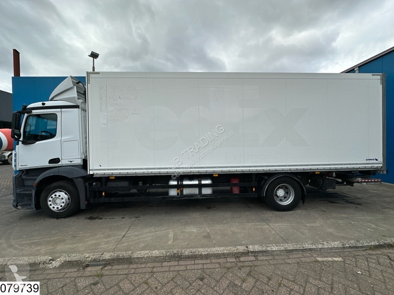 Kamion Mercedes 1842 EURO 6, Dhollandia