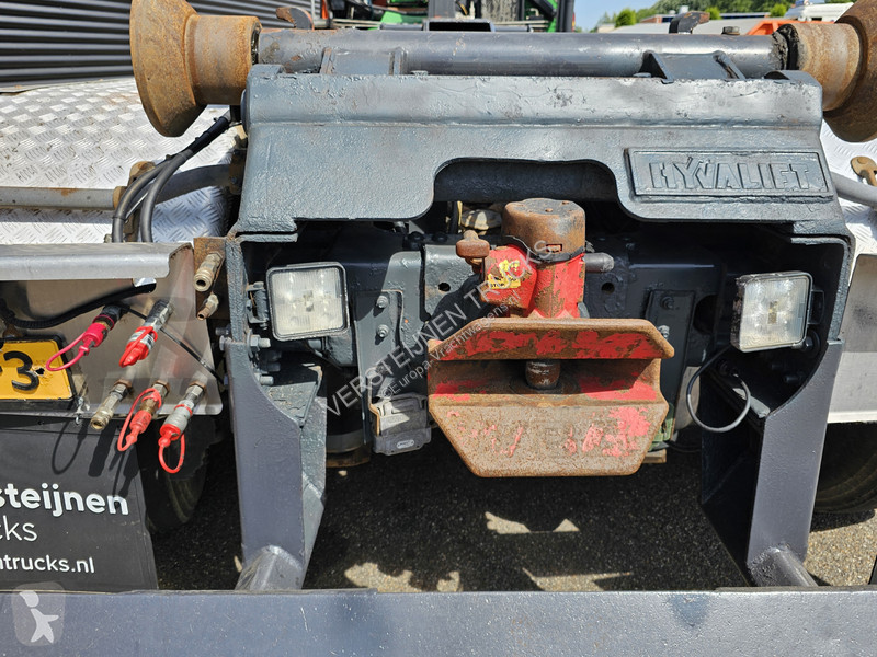 Kamion Volvo 460 / 8x4-4 / HMF CRANE + HOOKLIFT...