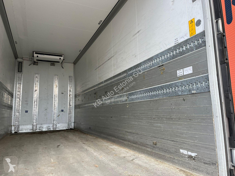 Kamion Volvo FH  6x2*4 T-1000R / Box L=7437 mm