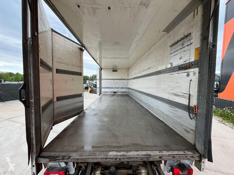 Camion Volvo 330 4x2 BOX L=7533 mm