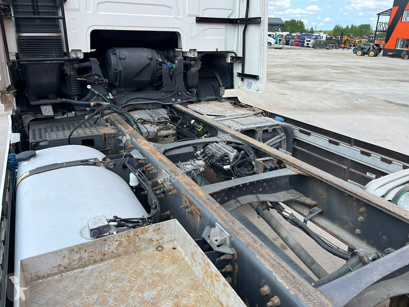 Camion Volvo 650 6x2 9 TON FRONT AXLE /...