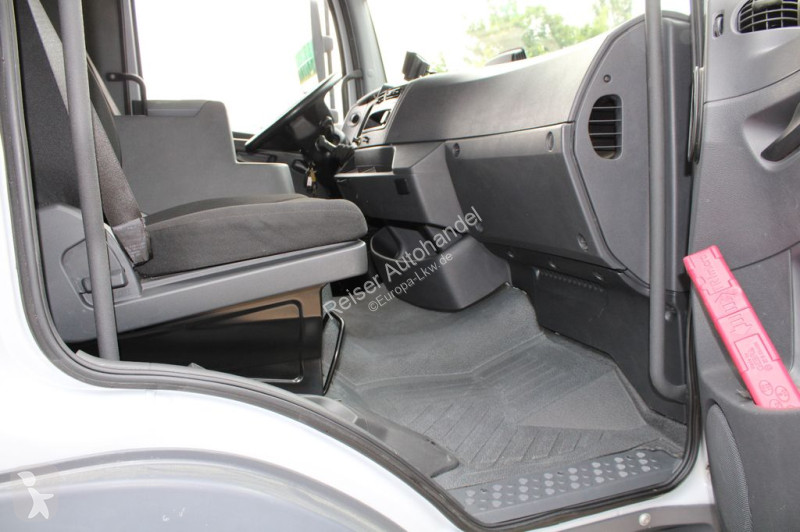 Kamion Mercedes 1321 Kühlkoffer Carrier Xarios 500