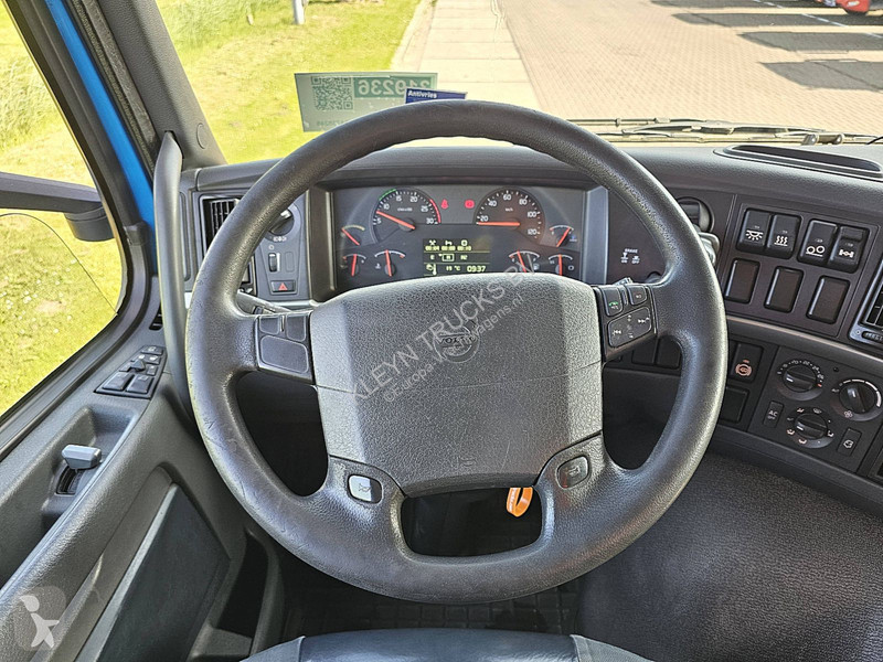 Kamion Volvo 11330 8X2 BÄR 2000KG LIFT