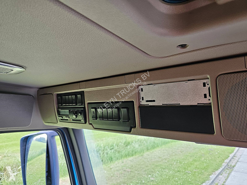 Camion Volvo FM 370 19.5T  DOORS LIFT AC