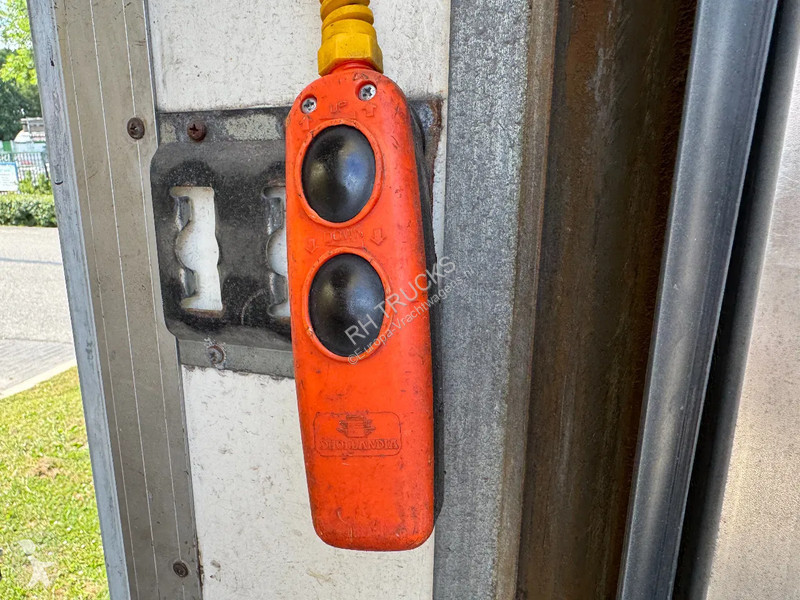 Kamion Volvo FL 250 4X2 EURO 6 CARGOLOCK...