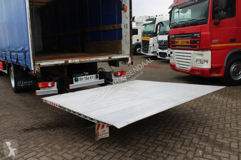 Kamion Renault 220 + MANUAL + LIFT + 12T