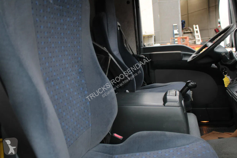 Kamion MAN 12.210 + LIFT + MANUAL