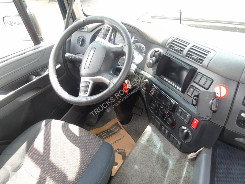 Kamion DAF 220 + CARRIER + EURO 6 + LIFT