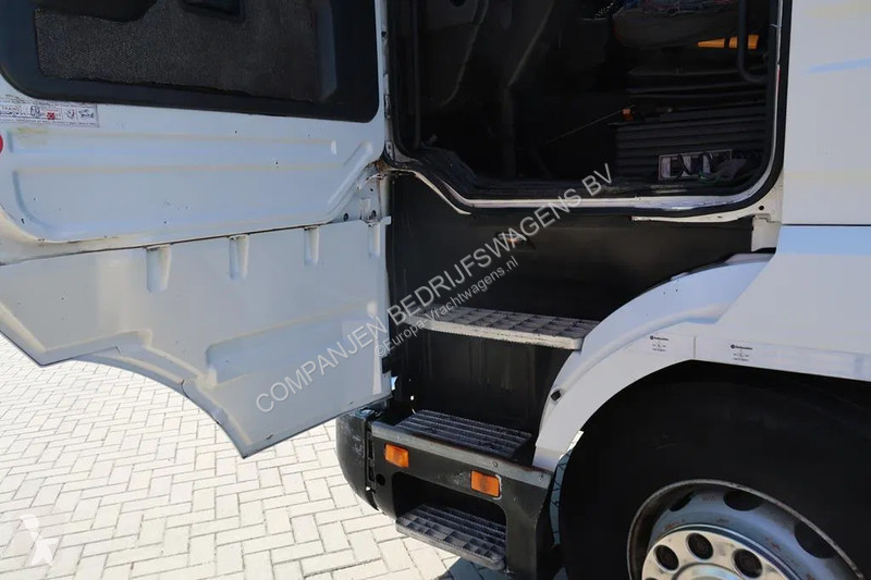 Kamion Scania R143-420 V8 EFFER 8200 Kraan -...