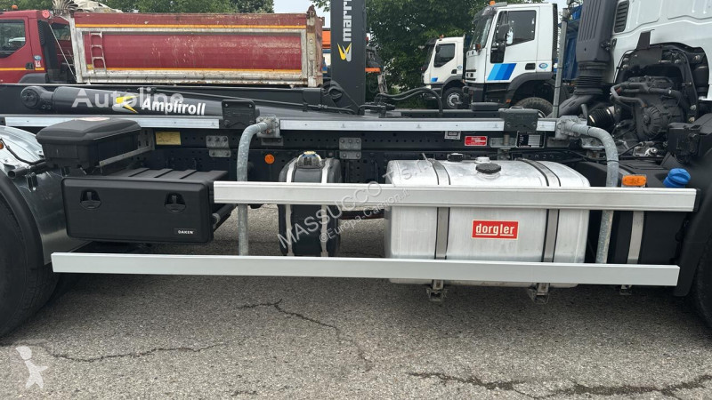 Kamion Iveco 460