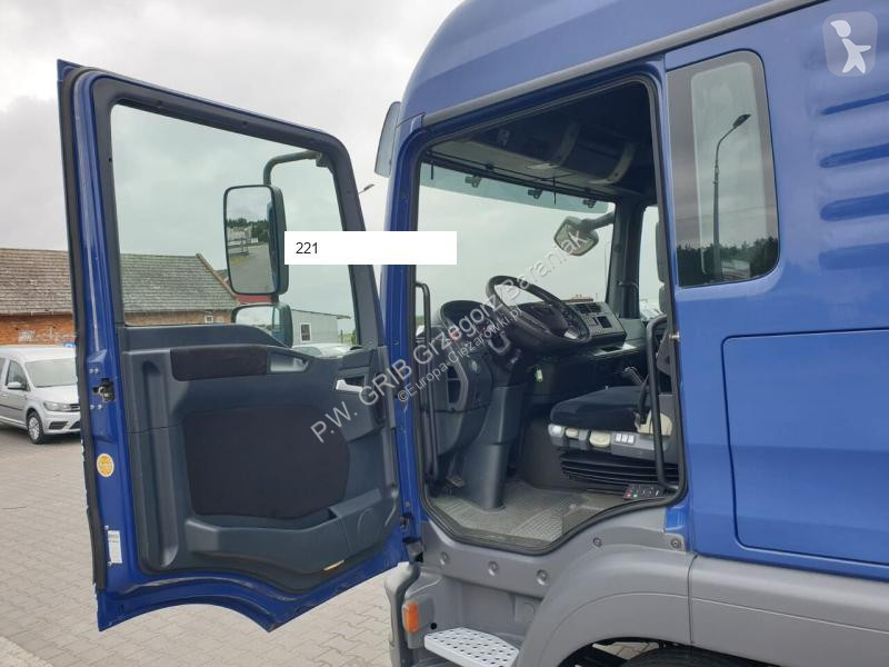 Kamion MAN TGL 8.220 EURO 5 CONTAINER+LIFT