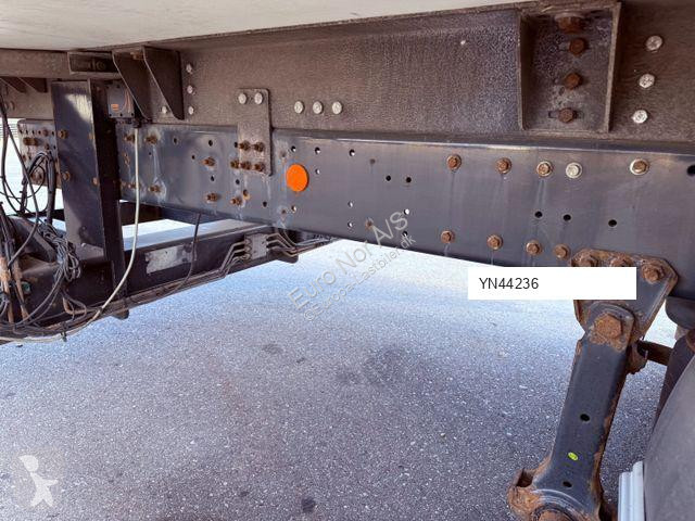 Lastbil Iveco 180E32 4x2 Schmitz / Thermo King...