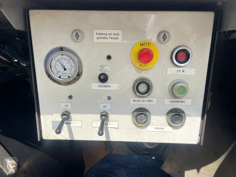 Vrachtwagen MAN F2000 Vacuum Toilet Truck 6x4...