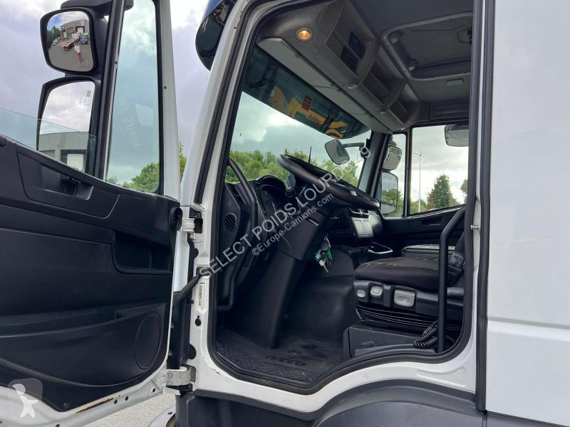 Camion Iveco 8X2 GRUE