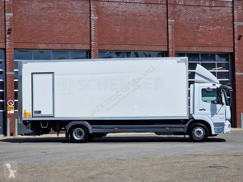 Kamion Mercedes 1524 Box with sidedoors - Zepro...