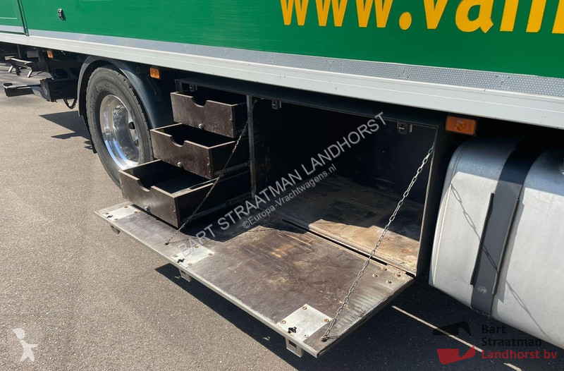 Camion Volvo FM 370 4x2 Euro 6 closed box truck...