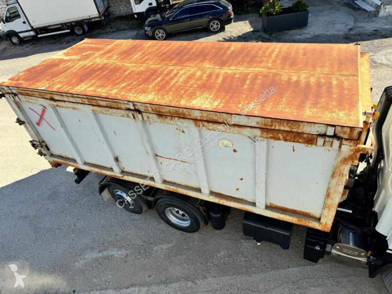 Camion DAF CF 85 CABINA BASSA E5 CASSONE...