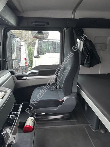 Lastbil MAN 18.360 1/2 Koffer / Plane