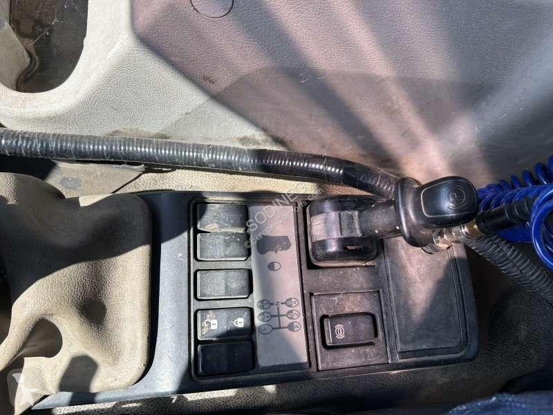 Kamion Renault  Grue HMF